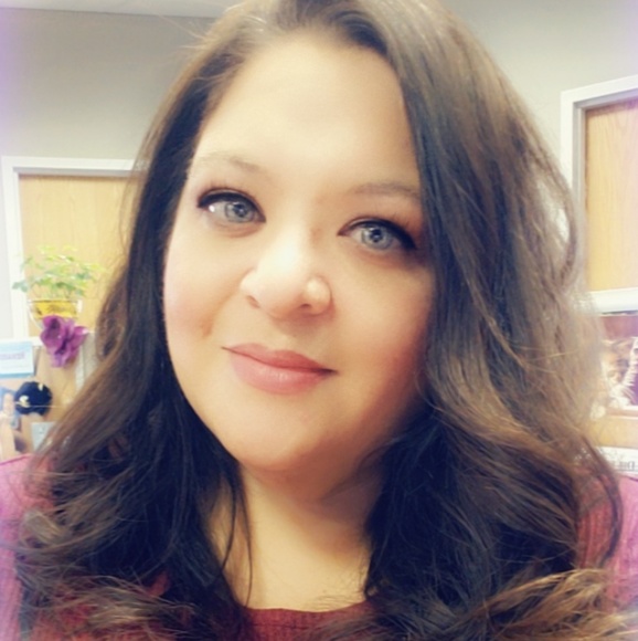 Meet your Posher, Jennifer - Picture 3 of 4